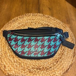 Coach Warren Mini Belt Bag With Houndstooth Print/Fanny Pack